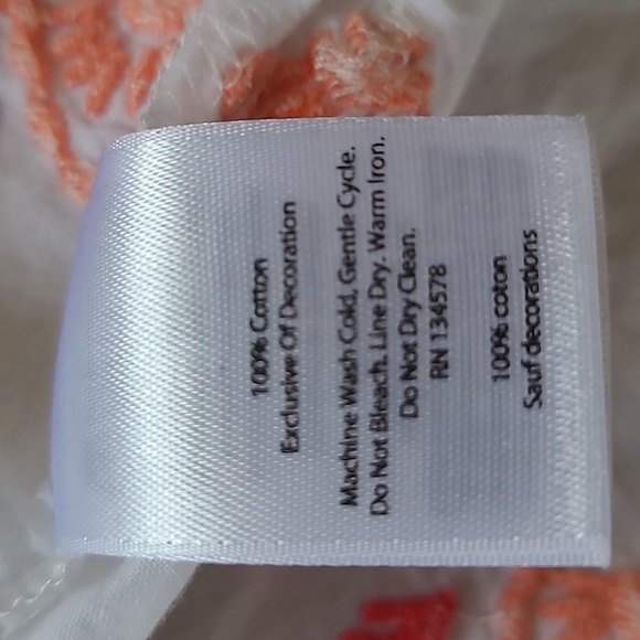 Vineyard Vines White, Pink, and Orange Medallion Embroidered Top - Size XS - Picture 10 of 10